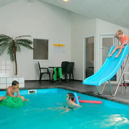 Holiday home Nine-bedroom Holiday In 2 *