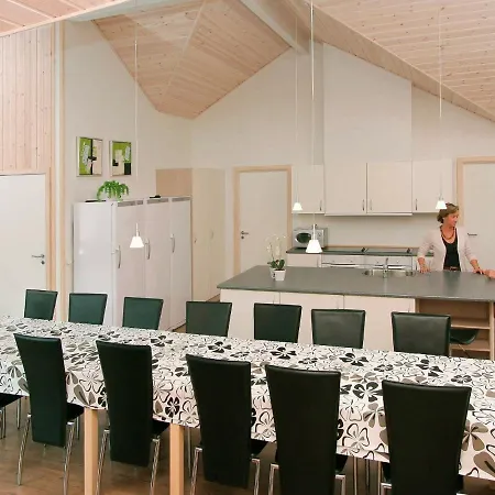 Holiday home Nine-bedroom Holiday In 2