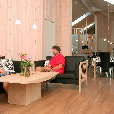 Nine-bedroom Holiday In 2 * Blavand